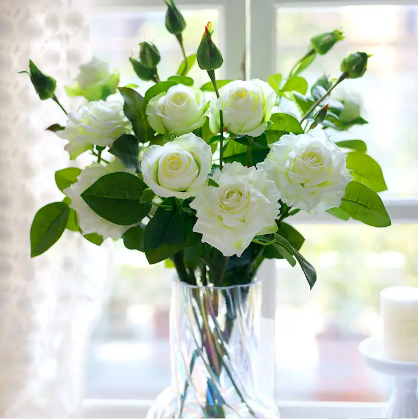 Trandafiri Artificiali Realisti – Alb sau Roz, 1, 3 sau 5 fire, 5 flori pe fir